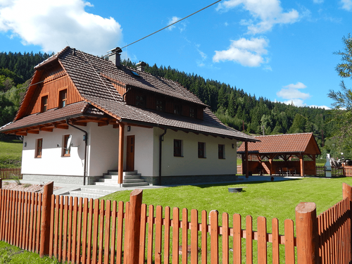 oplocená zahrada u chalupy - Ubytování u Křenků